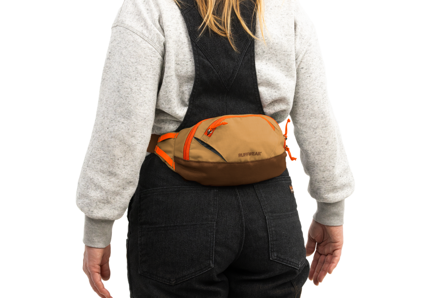 CompressedPNG-3591_Home-Trail-Hip-Pack_Brown-Bear_Lifestyle-Back_STUDIO.png