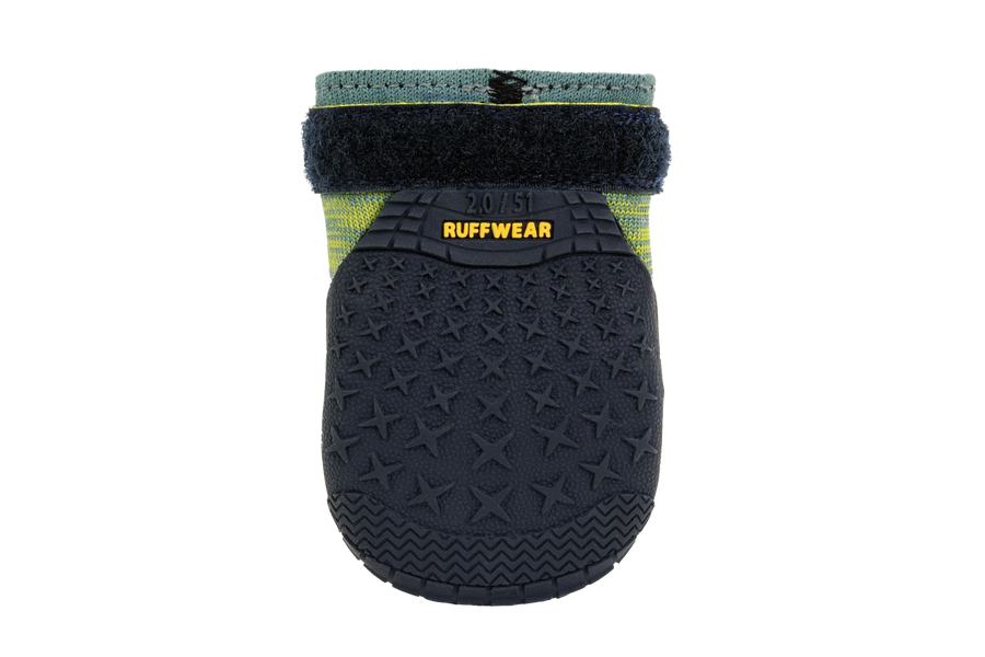 P1560_Hi-and-Light-Trail-Shoe_River-Rock-Green_Sole_STUDIO.png
